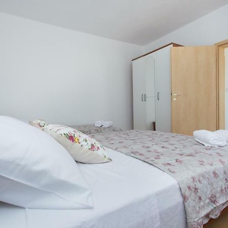 Apartamento Apartman Paula 1 Vinišće Exterior foto