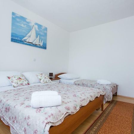 Apartamento Apartman Paula 1 Vinišće Exterior foto