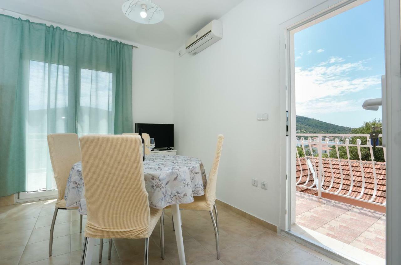 Apartamento Apartman Paula 1 Vinišće Exterior foto