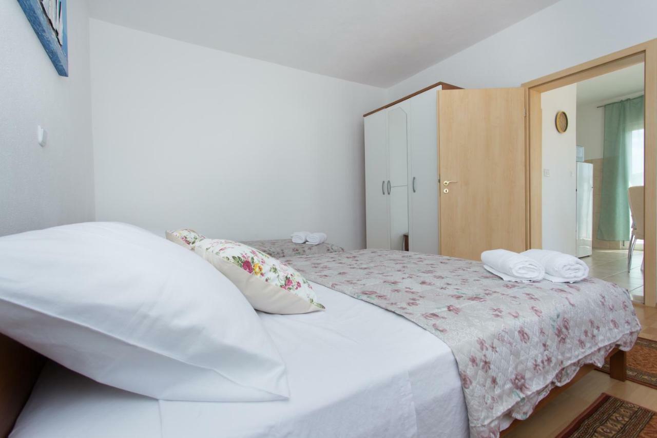 Apartamento Apartman Paula 1 Vinišće Exterior foto