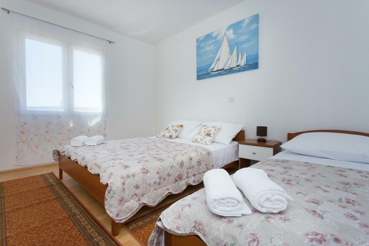 Apartamento Apartman Paula 1 Vinišće Exterior foto