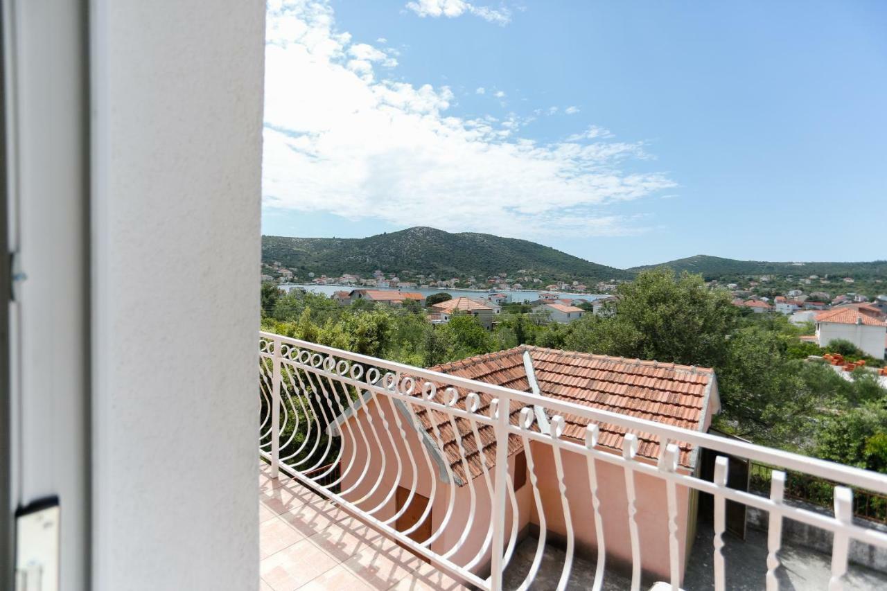 Apartamento Apartman Paula 1 Vinišće Exterior foto
