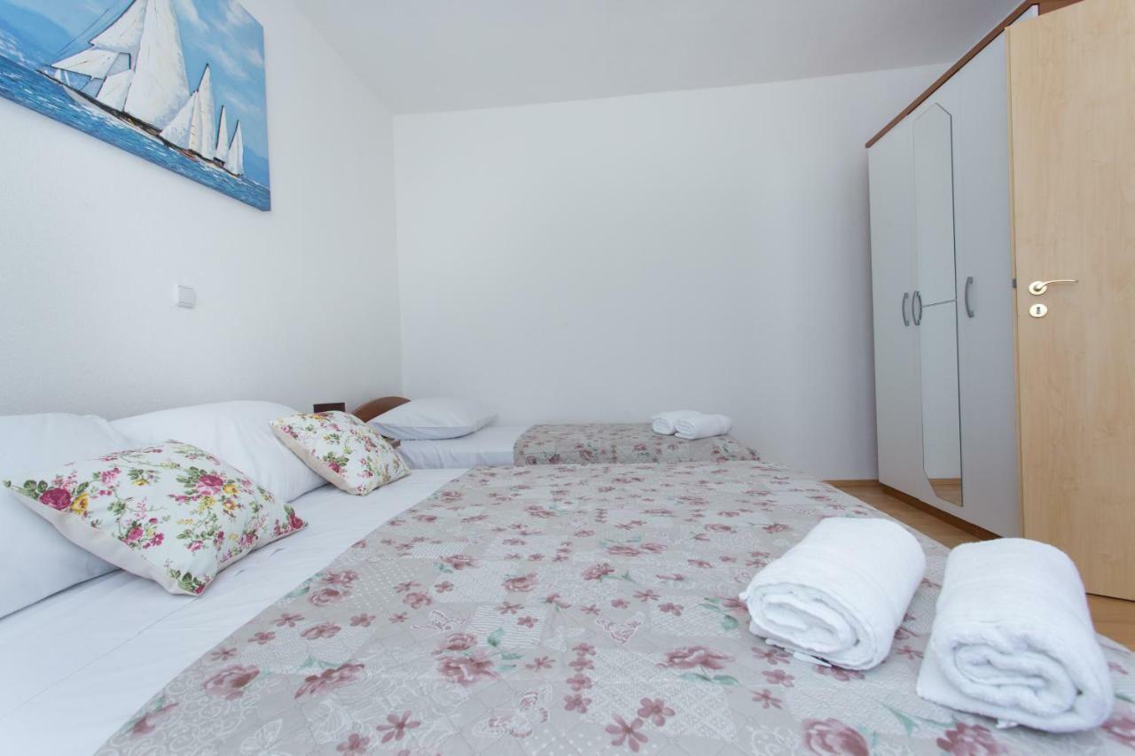 Apartamento Apartman Paula 1 Vinišće Exterior foto